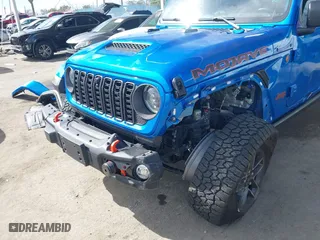 2024 Jeep Gladiator Mojave X with VIN 1C6JJTEG8RL102089, listed as a IAAI auction lot 41933185 with 15,461 mi miles. Bid and sale history available at carsss.com. Image 6.