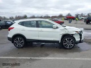 2017 Nissan Rogue Sport SL with VIN JN1BJ1CR8HW107542, listed as a IAAI auction lot 41820930 with 44,219 mi miles. Bid and sale history available at carsss.com. Image 13.