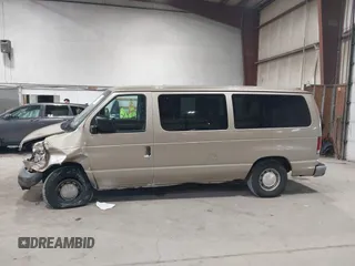 2000 Ford Econoline Passenger XL z VIN 1FMRE1129YHA94046, wystawiony jako IAAI lot #42240740 z przebiegiem 215 936 mil mil oraz . Historia ofert i sprzedaży dostępna na DreamBid. Obrazek 14.