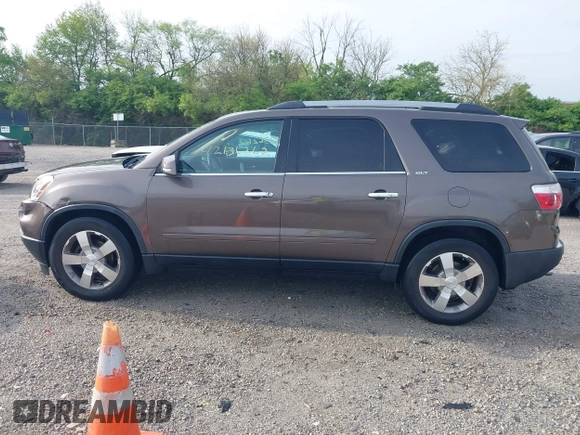 2011 GMC Acadia SLT1 with VIN 1GKKVRED1BJ176096, listed as a IAAI auction lot 42136262 with 95,756 mi miles and . Bid and sale history available at DreamBid. Image 14.