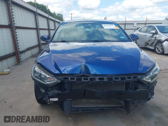 2017 Hyundai Elantra SE z VIN 5NPD74LF6HH180684, wystawiony jako IAAI lot #42359575 z przebiegiem 68 339 mil mil oraz . Historia ofert i sprzedaży dostępna na DreamBid. Obrazek 6.