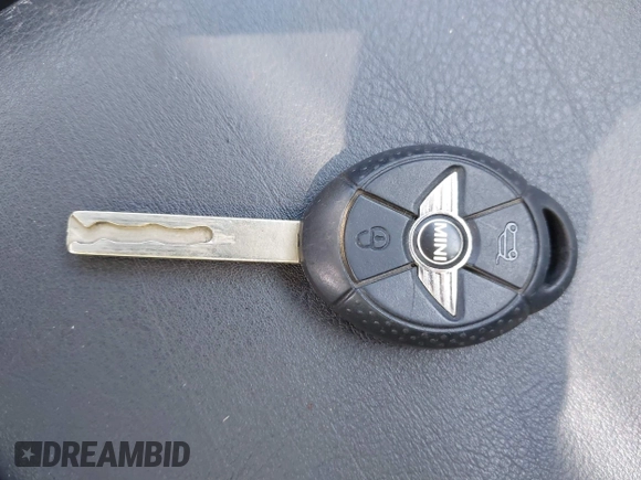 2006 MINI Hardtop S с VIN WMWRE33586TN27239, выставлен на аукционе IAAI как лот 42775957 с пробегом 165 133 миль миль и . История ставок и продаж доступна на DreamBid. Изображение 11.