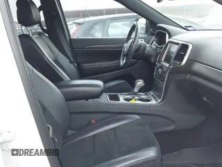 2017 Jeep Grand Cherokee Altitude z VIN 1C4RJFAG3HC707171, wystawiony jako IAAI lot #42145431 z przebiegiem 82 199 mil mil oraz . Historia ofert i sprzedaży dostępna na DreamBid. Obrazek 5.