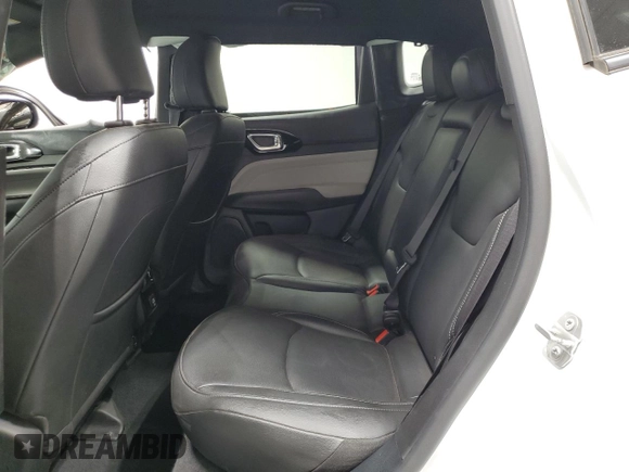 2025 Jeep Compass Limited z VIN 3C4NJDCNXST522819, wystawiony jako Copart lot #63594025 z przebiegiem 17 856 mil mil oraz Czysty tytuł • Clean title. Historia ofert i sprzedaży dostępna na DreamBid. Obrazek 11.