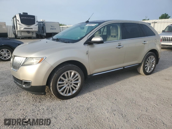 2011 Lincoln MKX z VIN 2LMDJ6JK1BBJ20361, wystawiony jako Copart lot #55584515 z przebiegiem 112 816 mil mil oraz Szkoda całkowita • Salvage title. Historia ofert i sprzedaży dostępna na DreamBid. Obrazek 1.