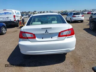 2010 Mitsubishi Galant ES z VIN 4A32B3FF7AE004192, wystawiony jako IAAI lot #42235309 z przebiegiem 101 188 mil mil oraz . Historia ofert i sprzedaży dostępna na DreamBid. Obrazek 16.