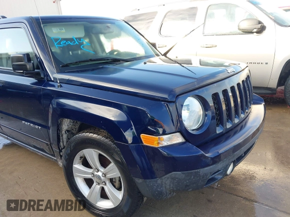 2016 Jeep Patriot Latitude z VIN 1C4NJPFA8GD615264, wystawiony jako IAAI lot #42422580 z przebiegiem 80 867 mil mil oraz . Historia ofert i sprzedaży dostępna na DreamBid. Obrazek 6.