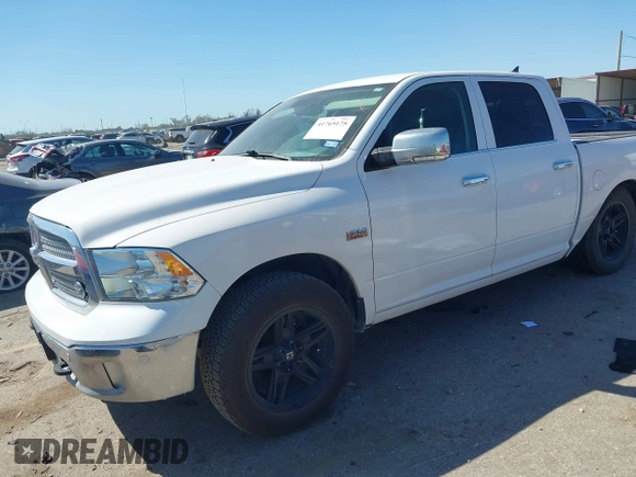2018 Ram 1500 Lone Star Silver z VIN 1C6RR6LT0JS245223, wystawiony jako IAAI lot #41765175 z przebiegiem 128 156 mil mil oraz . Historia ofert i sprzedaży dostępna na DreamBid. Obrazek 17.