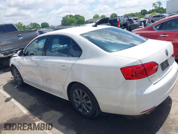 2013 Volkswagen Jetta SE with VIN 3VWDX7AJ1DM319114, listed as a IAAI auction lot 42295095 with 164,583 mi miles and . Bid and sale history available at DreamBid. Image 14.