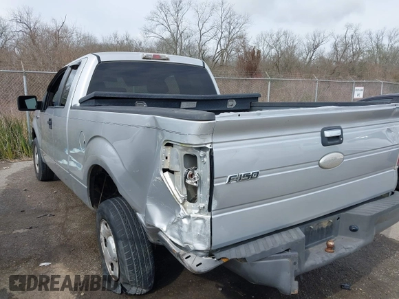 2009 Ford F-150 STX with VIN 1FTRX12W09FA01525, listed as a IAAI auction lot 41675894 with 245,793 mi miles. Bid and sale history available at carsss.com. Image 3.