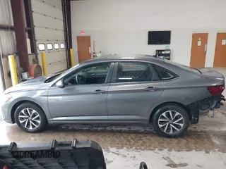 2024 Volkswagen Jetta S with VIN 3VW5M7BU2RM039540, listed as a IAAI auction lot 42422981 with 17,568 mi miles and . Bid and sale history available at DreamBid. Image 15.