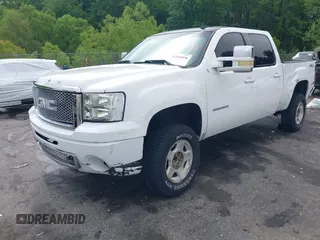 2010 GMC Sierra 1500 SLT z VIN 3GTRKWE37AG184132, wystawiony jako IAAI lot #42106936 z przebiegiem 243 711 mil mil oraz . Historia ofert i sprzedaży dostępna na DreamBid. Obrazek 2.