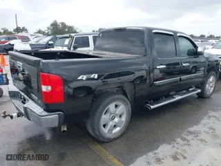2010 Chevrolet Silverado 1500 LT with VIN 3GCRKSE30AG296456, listed as a IAAI auction lot 41713549 with 274,586 mi miles. Bid and sale history available at carsss.com. Image 4.
