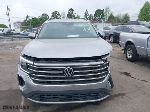 2024 Volkswagen Atlas 2.0T SE w/Technology with VIN 1V2JR2CA2RC563653, listed as a IAAI auction lot 41956579 with 35,356 mi miles. Bid and sale history available at carsss.com. Image 12.