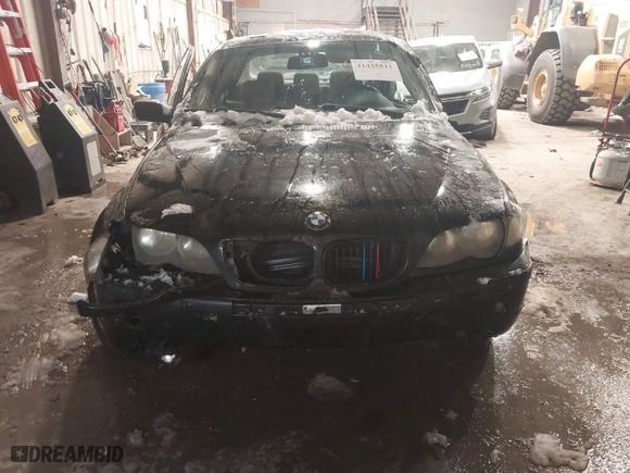 2004 BMW 3 Series 325xi with VIN WBAEU33424PF60707, listed as a IAAI auction lot 41425511 with 1 mi miles. Bid and sale history available at carsss.com. Image 11.