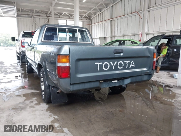 1992 Toyota Pickup DLX with VIN JT4RN93P8N5066778, listed as a IAAI auction lot 42508499 with 199,705 mi miles and . Bid and sale history available at DreamBid. Image 6.