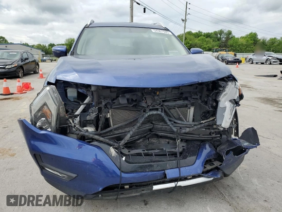 2017 Nissan Rogue SV z VIN JN8AT2MT6HW142006, wystawiony jako Copart lot #54361505 z przebiegiem 67 541 mil mil oraz Szkody całkowita. Historia ofert i sprzedaży dostępna na DreamBid. Obrazek 5.