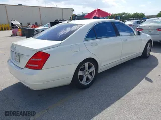2010 Mercedes-Benz S-Class S 550 with VIN WDDNG7BB6AA333698, listed as a IAAI auction lot 41721324 with 212,814 mi miles. Bid and sale history available at carsss.com. Image 4.