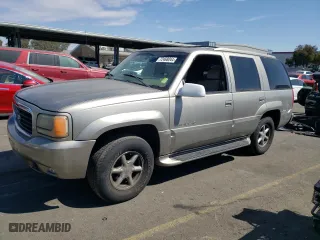 2000 Cadillac Escalade with VIN 1GYEK63R5YR187895, listed as a Copart auction lot 72468044 with 189,026 mi miles and Clean Title. Bid and sale history available at carsss.com. Image 1.