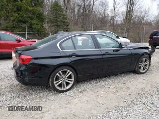 2018 BMW 3 Series 330i xDrive z VIN WBA8D9C52JEM33730, wystawiony jako Copart lot #51306375 z przebiegiem 112 221 mil mil oraz Szkoda całkowita • Salvage title. Historia ofert i sprzedaży dostępna na DreamBid. Obrazek 3.