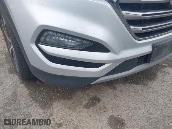 2017 Hyundai Tucson Sport z VIN KM8J33A29HU351910, wystawiony jako IAAI lot #42281390 z przebiegiem 110 522 mil mil oraz . Historia ofert i sprzedaży dostępna na DreamBid. Obrazek 6.