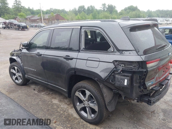 2023 Jeep Grand Cherokee z VIN 1C4RJYB69PC582211, wystawiony jako IAAI lot #40186115 z przebiegiem 3 119 mil mil oraz . Historia ofert i sprzedaży dostępna na DreamBid. Obrazek 15.