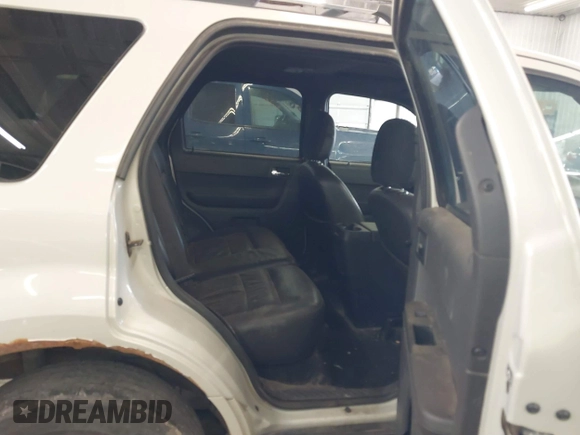 2008 Ford Escape Limited with VIN 1FMCU94198KC81333, listed as a IAAI auction lot 41824685 with 179,980 mi miles. Bid and sale history available at carsss.com. Image 8.