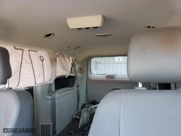 2011 Volkswagen Routan SE with VIN 2V4RW3DG3BR621777, listed as a Copart auction lot 71171124 with 0 mi miles and Salvage Title. Bid and sale history available at carsss.com. Image 10.