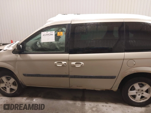 2007 Dodge Caravan SXT with VIN 1D4GP45R97B182694, listed as a IAAI auction lot 41295286 with Not Provided miles and . Bid and sale history available at DreamBid. Image 15.