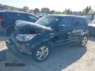 2015 Kia Soul + with VIN KNDJP3A51F7133572, listed as a IAAI auction lot 40559852 with 155,073 mi miles. Bid and sale history available at carsss.com. Image 2.