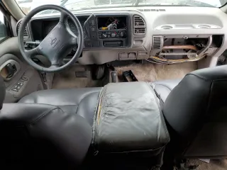 1996 Chevrolet Tahoe with VIN 3GNEK18R7TG107725, listed as a Copart auction lot 47605965 with 253,774 mi miles and Salvage Title. Bid and sale history available at carsss.com. Image 8.