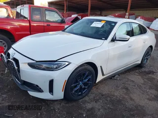 2023 BMW i4 eDrive40 z VIN WBY73AW07PFP43618, wystawiony jako IAAI lot #41366523 z przebiegiem Nie podano mil oraz . Historia ofert i sprzedaży dostępna na DreamBid. Obrazek 2.