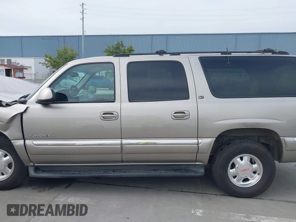 2000 GMC Yukon XL SLT with VIN 3GKFK16T8YG214595, listed as a IAAI auction lot 41718828 with 289,483 mi miles. Bid and sale history available at carsss.com. Image 14.