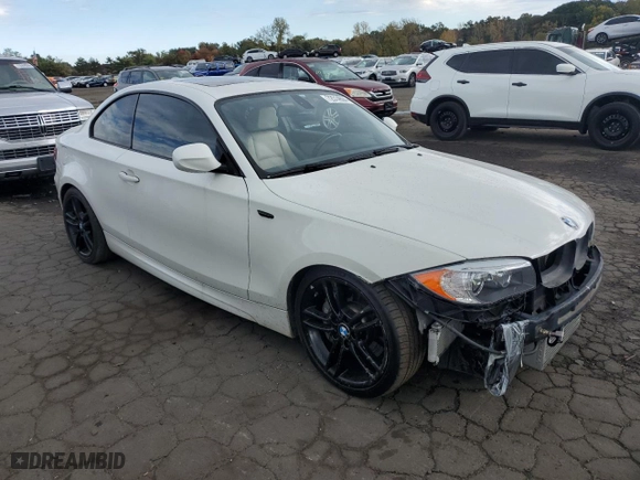 2013 BMW 1 Series 135i with VIN WBAUC9C58DVY60142, listed as a Copart auction lot 72514604 with 44,091 mi miles and Salvage Title. Bid and sale history available at carsss.com. Image 4.