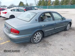 2005 Hyundai Sonata GLS with VIN KMHWF35H35A096177, listed as a IAAI auction lot 41693685 with 206,946 mi miles. Bid and sale history available at carsss.com. Image 4.