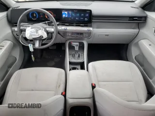 2024 Hyundai Kona SEL z VIN KM8HBCAB9RU159499, wystawiony jako Copart lot #60731815 z przebiegiem 26 835 mil mil oraz Szkoda całkowita • Salvage title. Historia ofert i sprzedaży dostępna na DreamBid. Obrazek 8.