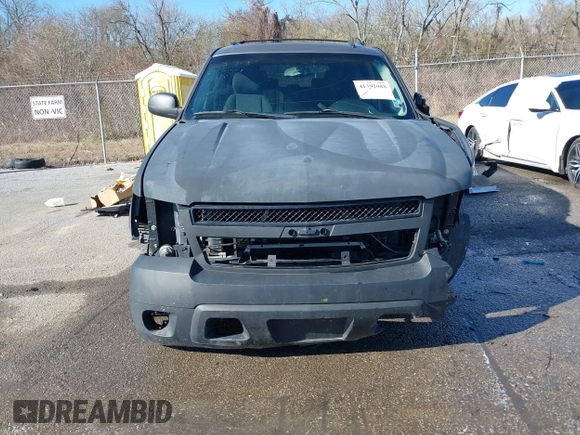 2012 Chevrolet Suburban LS with VIN 1GNSCHE0XCR260405, listed as a IAAI auction lot 41392088 with 183,924 mi miles. Bid and sale history available at carsss.com. Image 12.