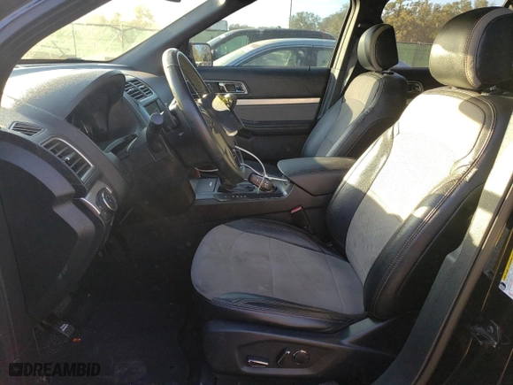 2017 Ford Explorer XLT with VIN 1FM5K7D82HGC18335, listed as a Copart auction lot 81542364 with 58,888 mi miles and Salvage Title. Bid and sale history available at carsss.com. Image 7.