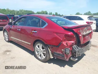 2016 Nissan Altima SR with VIN 1N4BL3AP3GC146050, listed as a IAAI auction lot 42133511 with 72,528 mi miles and . Bid and sale history available at carsss.com. Image 3.