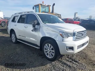 2020 Toyota Sequoia Platinum with VIN 5TDDY5G10LS175226, listed as a IAAI auction lot 41502259 with 75,043 mi miles. Bid and sale history available at carsss.com. Image 1.