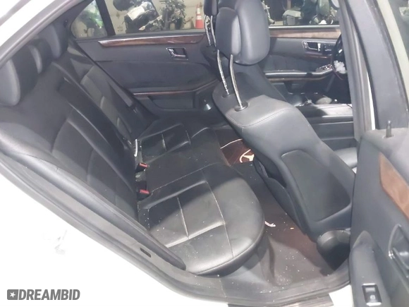 2010 Mercedes-Benz E-Class E 350 Luxury with VIN WDDHF8HB2AA197101, listed as a IAAI auction lot 41084768 with 120,989 mi miles. Bid and sale history available at carsss.com. Image 8.