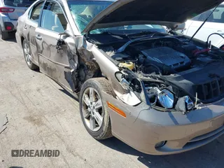 2005 Lexus ES 330 with VIN JTHBA30G155133489, listed as a IAAI auction lot 41892706 with 208,205 mi miles. Bid and sale history available at carsss.com. Image 6.
