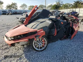 2021 McLaren 765LT z VIN SBM14RCA3MW765537, wystawiony jako Copart lot #39177933 z przebiegiem Nie podano mil oraz Szkody całkowita. Historia ofert i sprzedaży dostępna na DreamBid. Obrazek 1.
