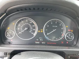 2017 BMW X5 xDrive35i z VIN 5UXKR0C53H0V68419, wystawiony jako Copart lot #54097345 z przebiegiem 100 682 mil mil oraz Szkoda całkowita • Salvage title. Historia ofert i sprzedaży dostępna na DreamBid. Obrazek 9.
