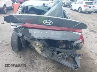 2024 Hyundai Elantra SE with VIN KMHLL4DG5RU774748, listed as a IAAI auction lot 41927787 with 21,604 mi miles and . Bid and sale history available at DreamBid. Image 16.