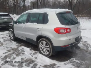 2011 Volkswagen Tiguan SE with VIN WVGBV7AX2BW513647, listed as a IAAI auction lot 41660772 with 86,042 mi miles and . Bid and sale history available at DreamBid. Image 3.