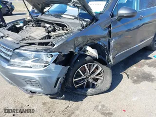 2021 Volkswagen Tiguan SE with VIN 3VV2B7AX3MM116529, listed as a IAAI auction lot 41839843 with 45,287 mi miles. Bid and sale history available at carsss.com. Image 6.