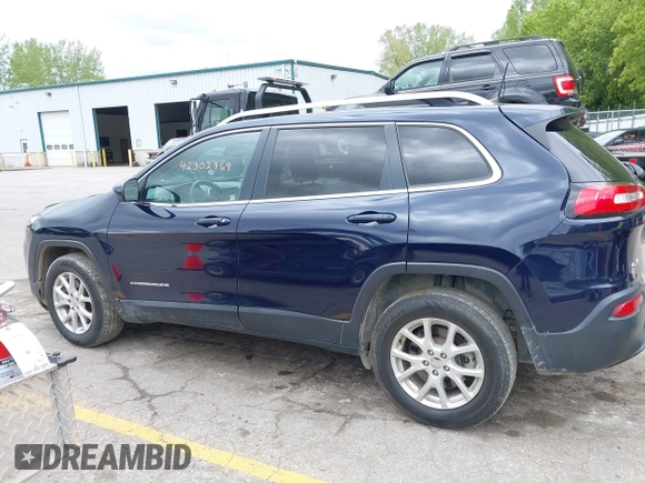 2016 Jeep Cherokee Latitude z VIN 1C4PJMCB2GW145287, wystawiony jako IAAI lot #42302969 z przebiegiem 124 974 mil mil oraz . Historia ofert i sprzedaży dostępna na DreamBid. Obrazek 14.