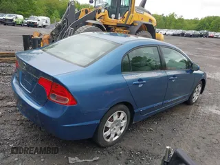 2008 Honda Civic LX z VIN 2HGFA16578H508975, wystawiony jako IAAI lot #42281442 z przebiegiem 140 982 mil mil oraz . Historia ofert i sprzedaży dostępna na DreamBid. Obrazek 4.