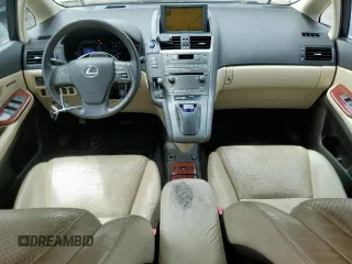 2010 Lexus HS 250h z VIN JTHBB1BA4A2013739, wystawiony jako Copart lot #60281275 z przebiegiem 150 131 mil mil oraz Czysty tytuł • Clean title. Historia ofert i sprzedaży dostępna na DreamBid. Obrazek 8.